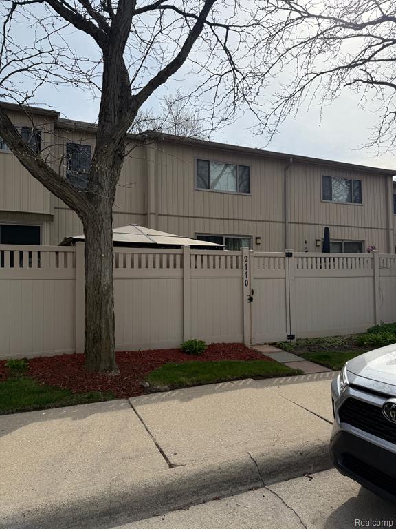 2110 Hyde Park Road Property Photo 42