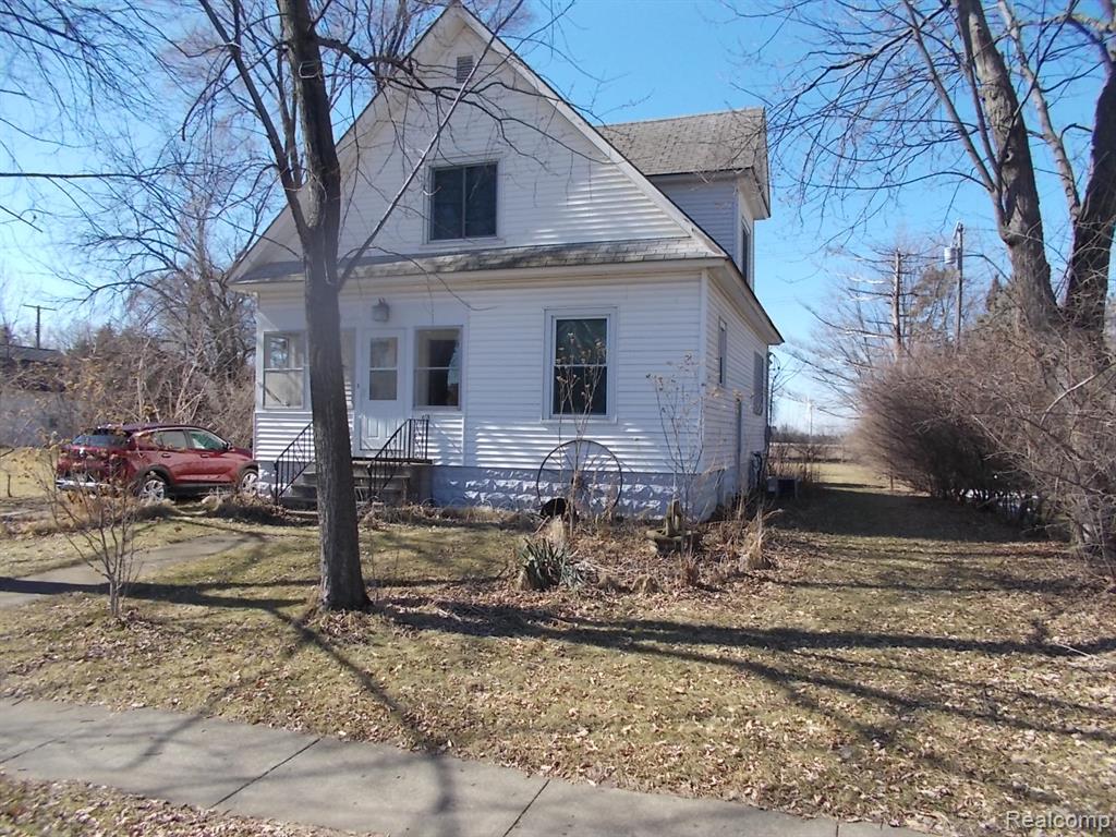 3739 Main Street Property Photo 3