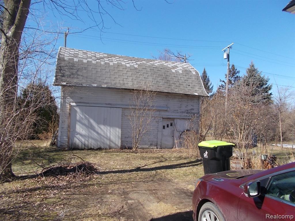 3739 Main Street Property Photo 4