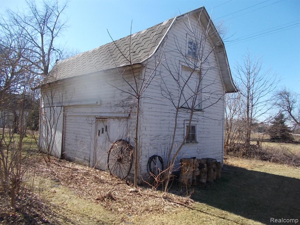 3739 Main Street Property Photo 5