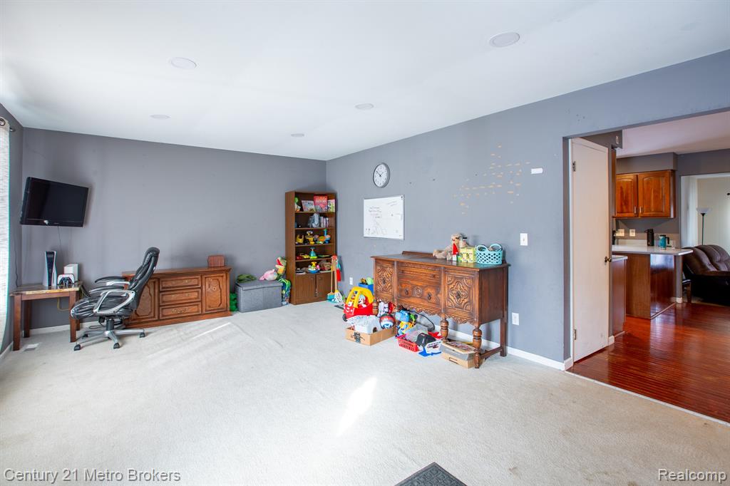 6101 Belsay Road Property Photo 3