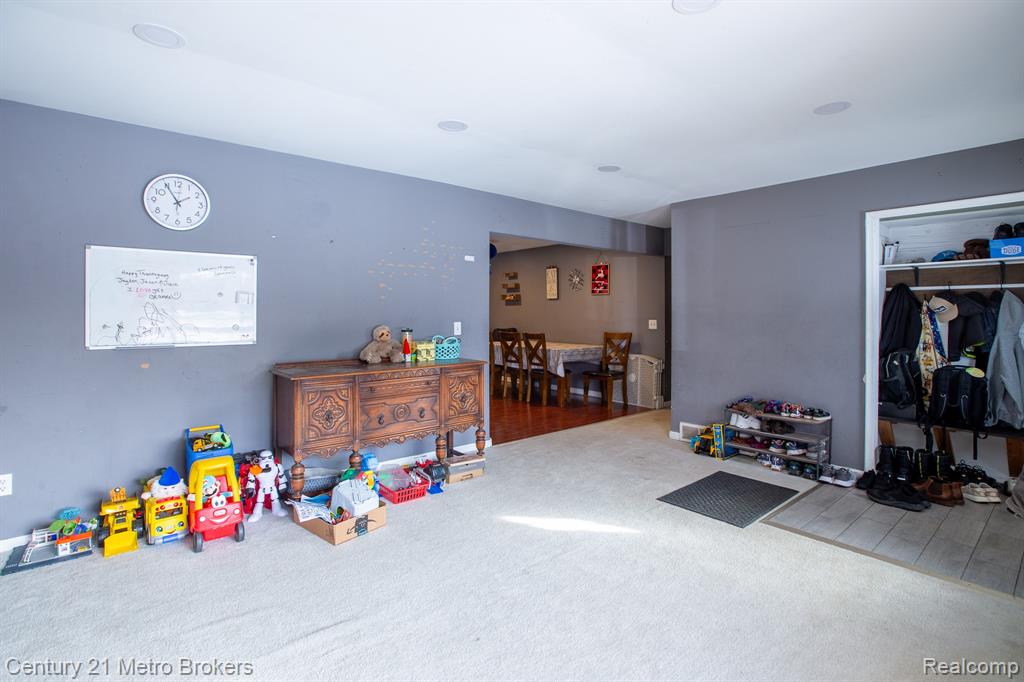 6101 Belsay Road Property Photo 4