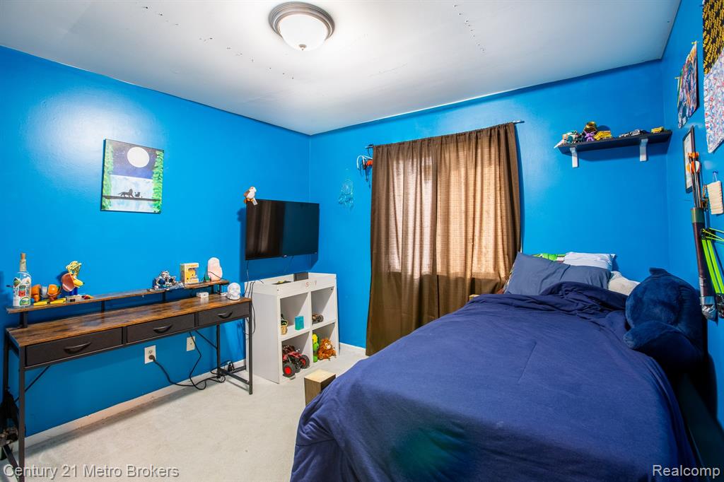 6101 Belsay Road Property Photo 8