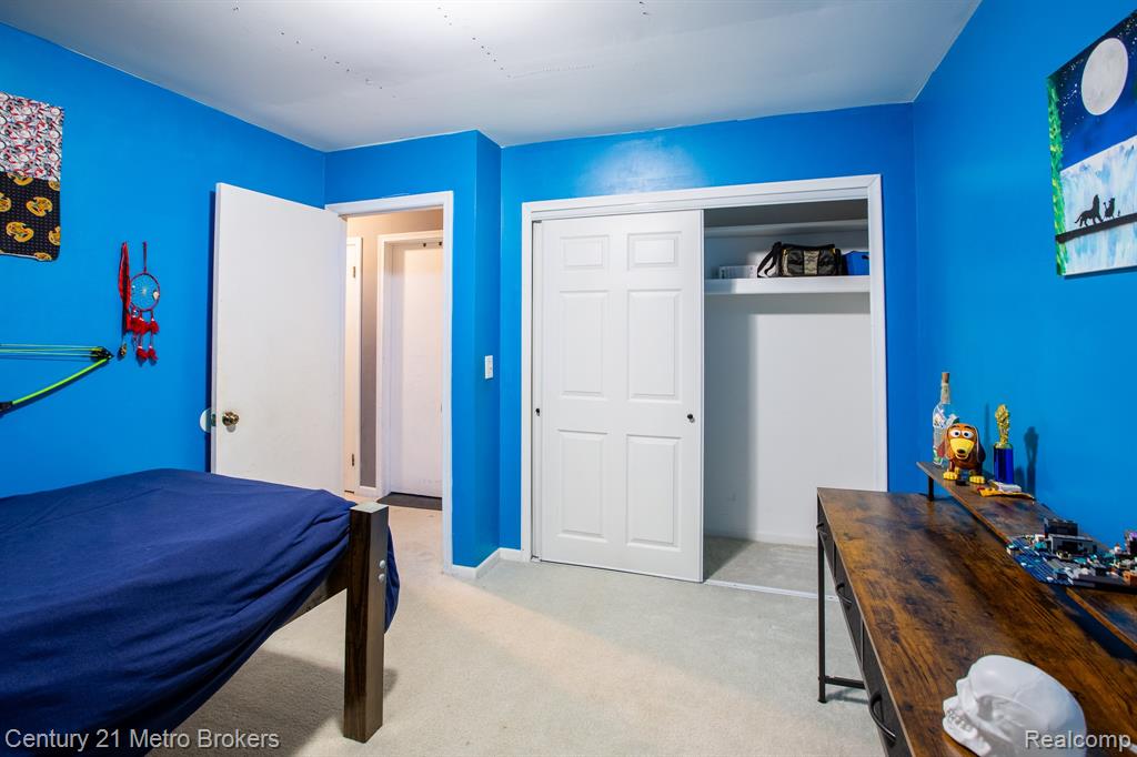 6101 Belsay Road Property Photo 9
