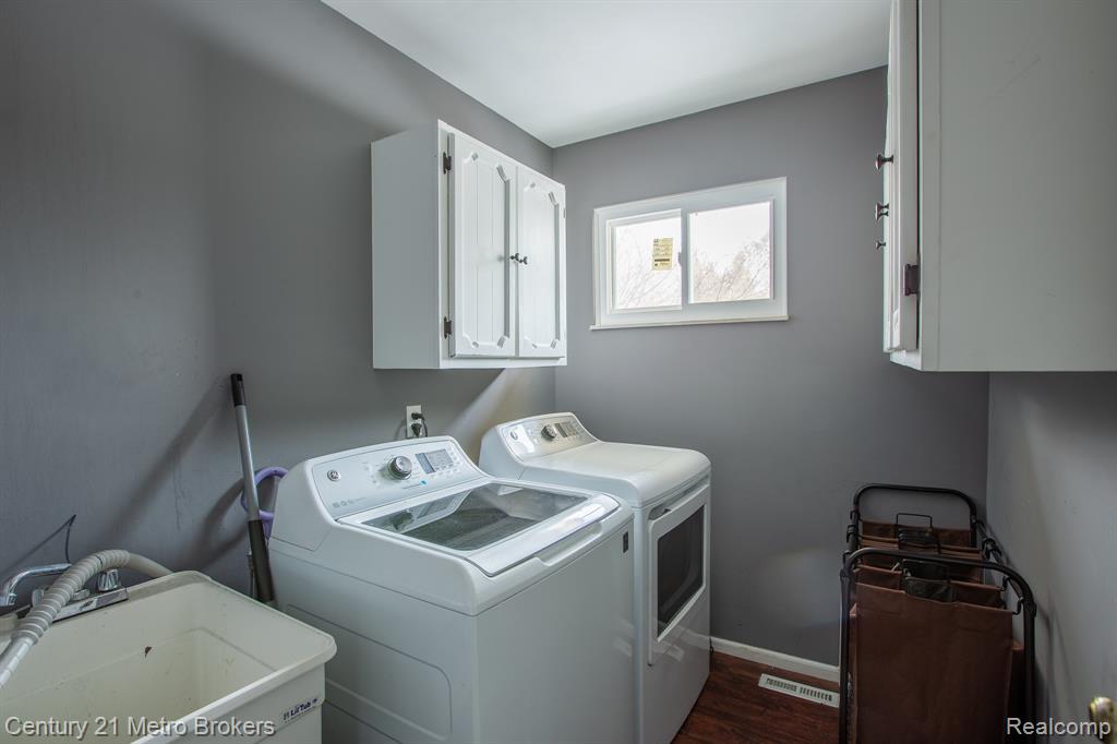 6101 Belsay Road Property Photo 21