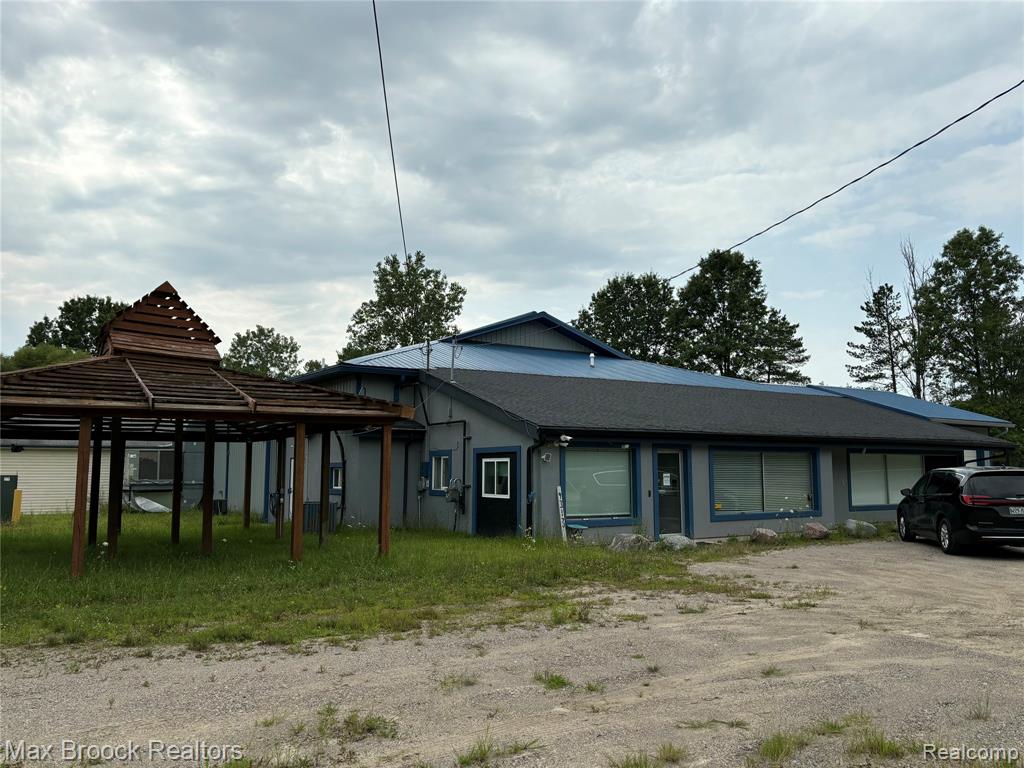 9313 N Dort Highway Property Photo 1