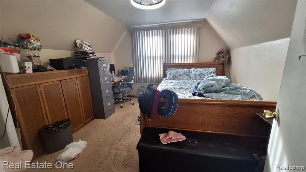 15094 Strathmoor Street Property Photo 9