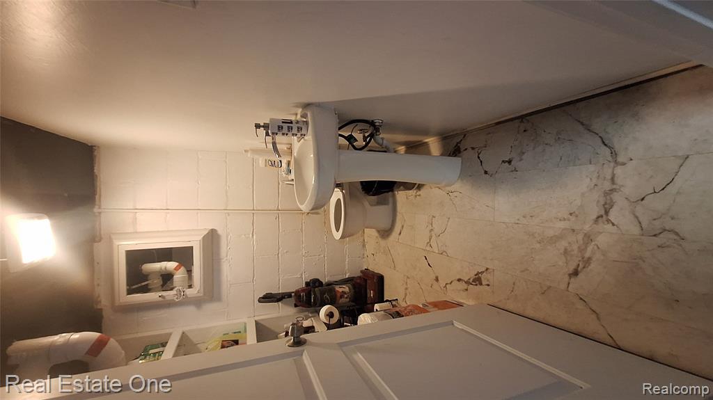 15094 Strathmoor Street Property Photo 14