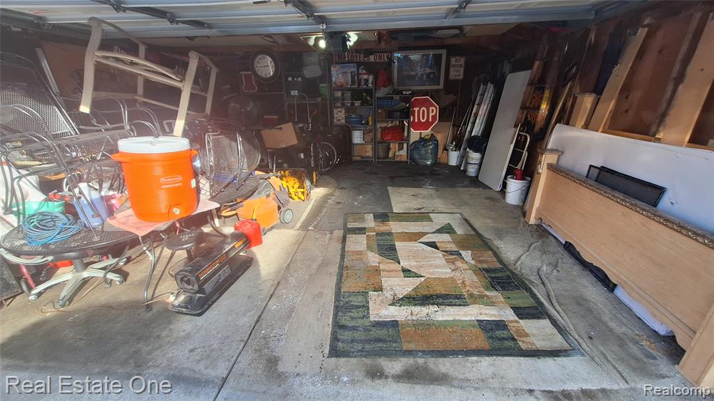 15094 Strathmoor Street Property Photo 17