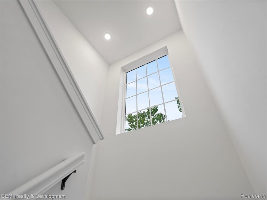 508 Village Lane Property Photo 18
