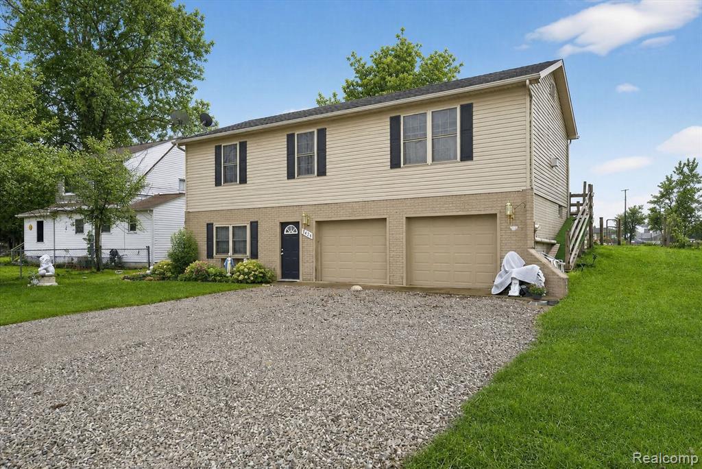 6198 Brancheau Road Property Photo 7