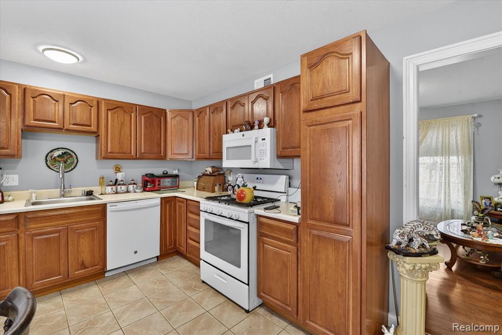 6198 Brancheau Road Property Photo 22