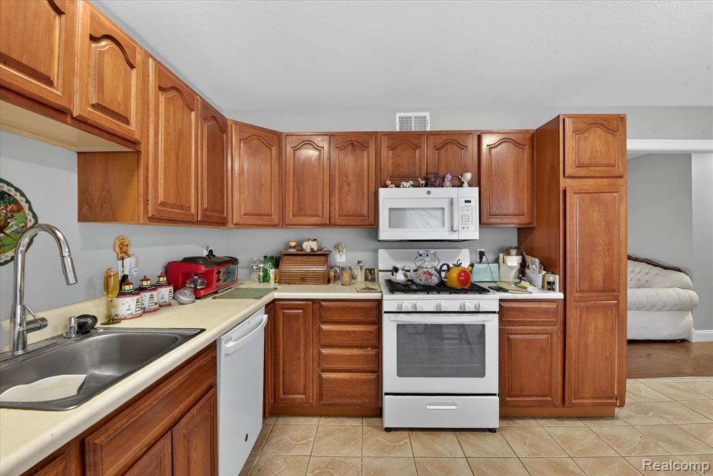 6198 Brancheau Road Property Photo 23