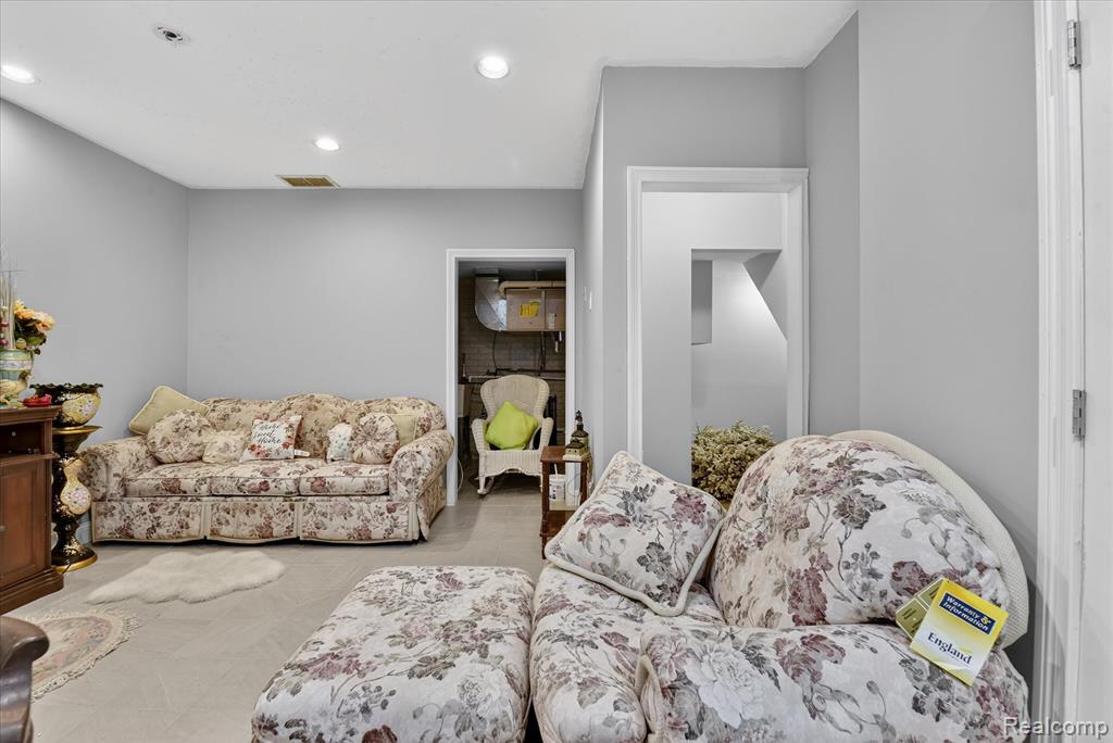 6198 Brancheau Road Property Photo 40