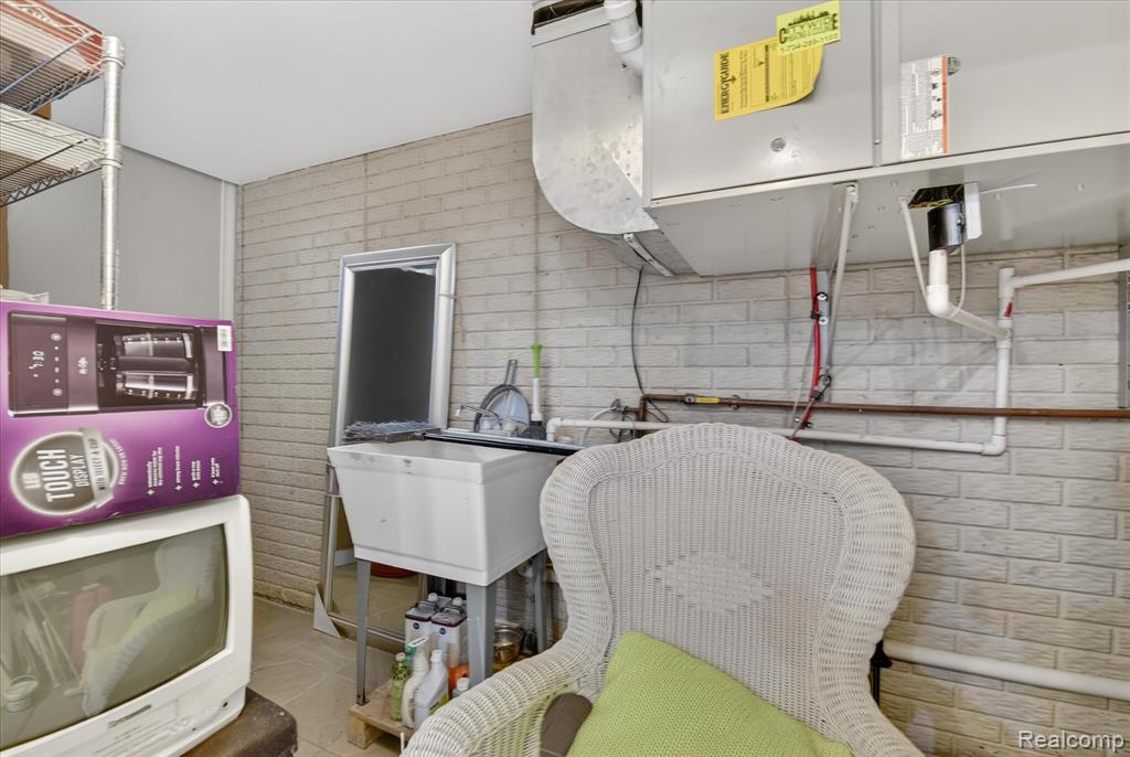 6198 Brancheau Road Property Photo 44