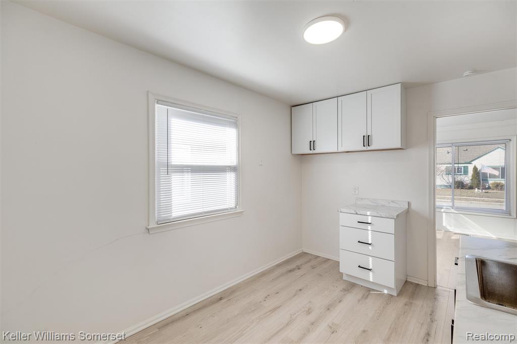 24840 Lauren Avenue Property Photo 11