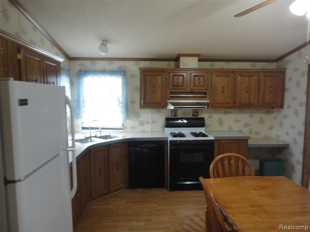 268 Highlands Property Photo 9