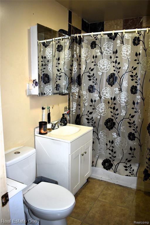 11319 Sherman Avenue Property Photo 8