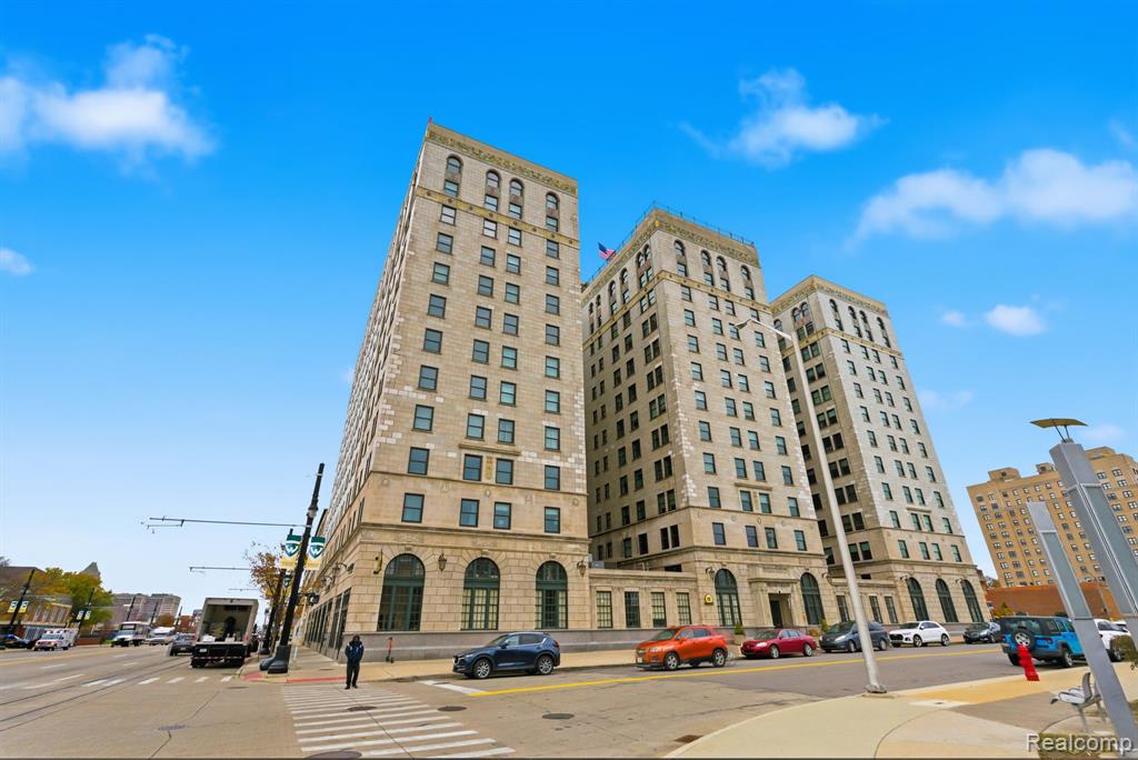 15 E Kirby Street Property Photo 1