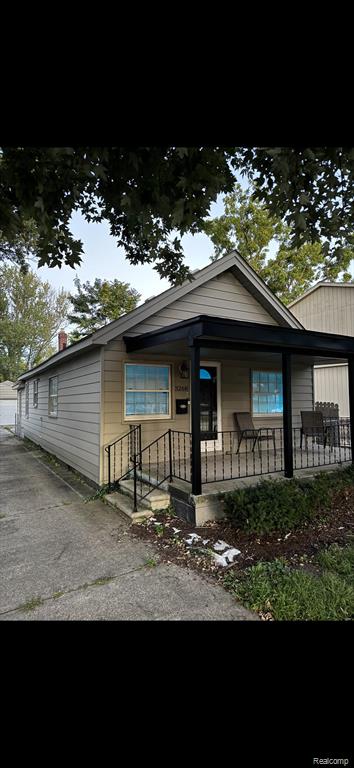 3268 Prairie Avenue Property Photo 1
