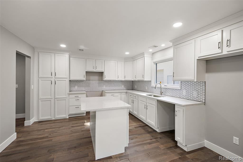 5771 Gratiot Avenue Property Photo 31