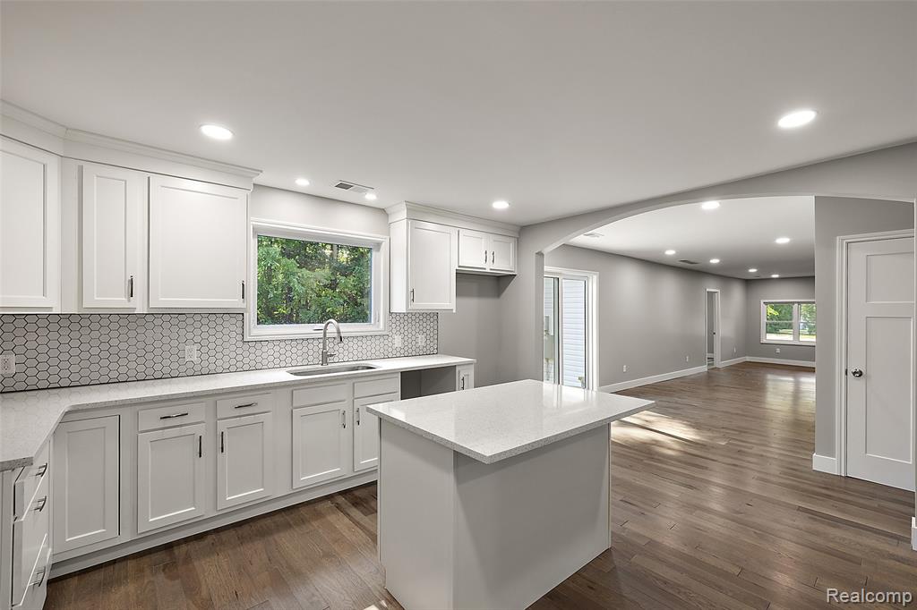 5771 Gratiot Avenue Property Photo 32