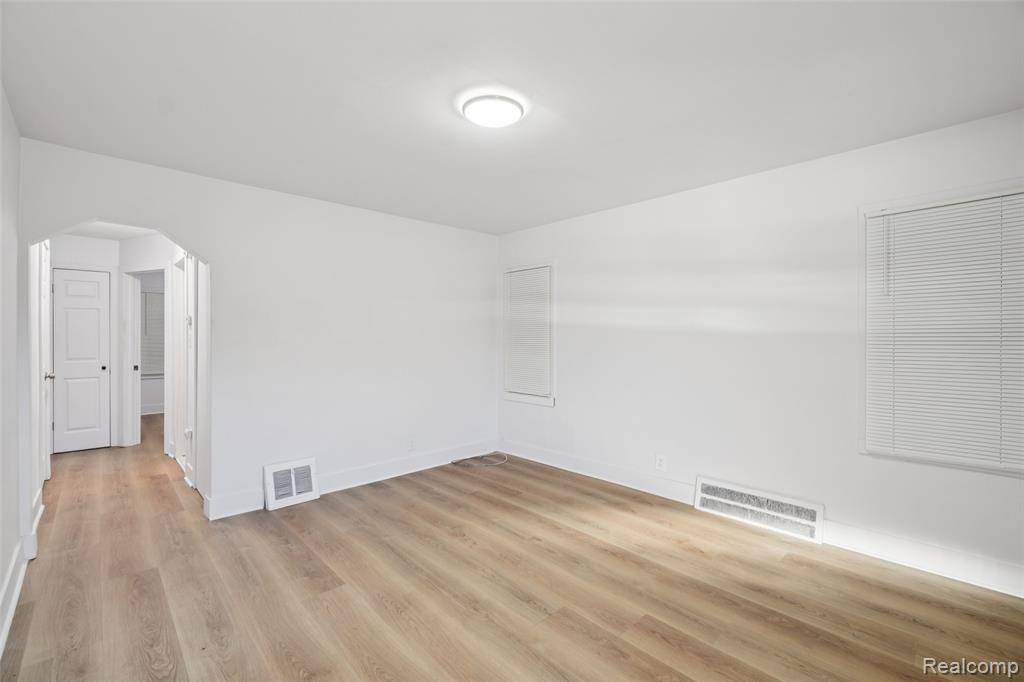 14141 Edmore Drive Property Photo 4