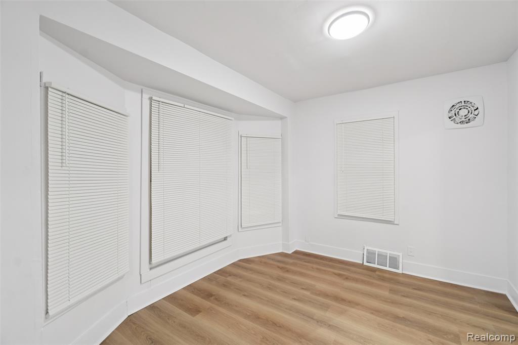 14141 Edmore Drive Property Photo 5