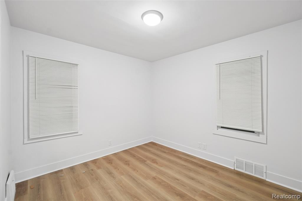 14141 Edmore Drive Property Photo 9
