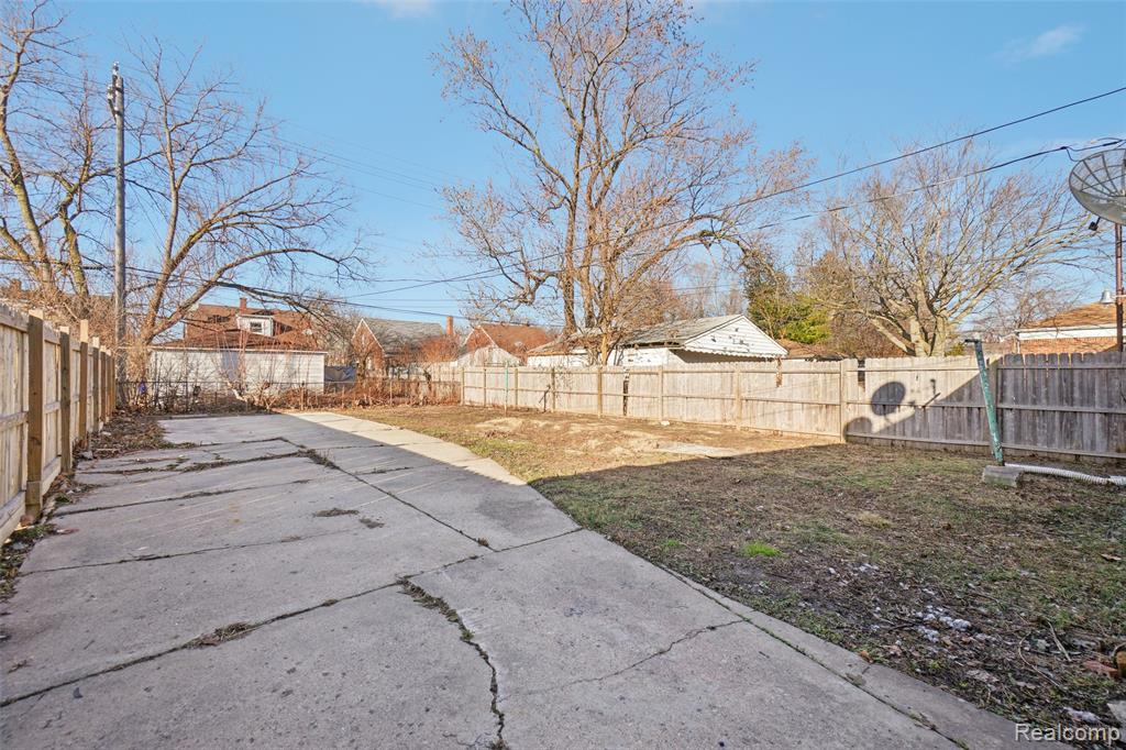 14141 Edmore Drive Property Photo 22