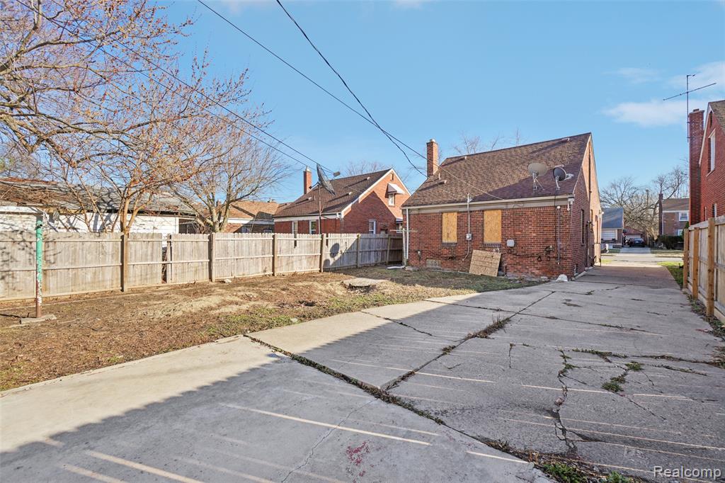 14141 Edmore Drive Property Photo 23