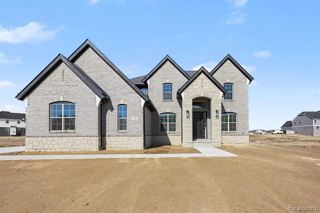56270 Stone Falcon Property Photo 1