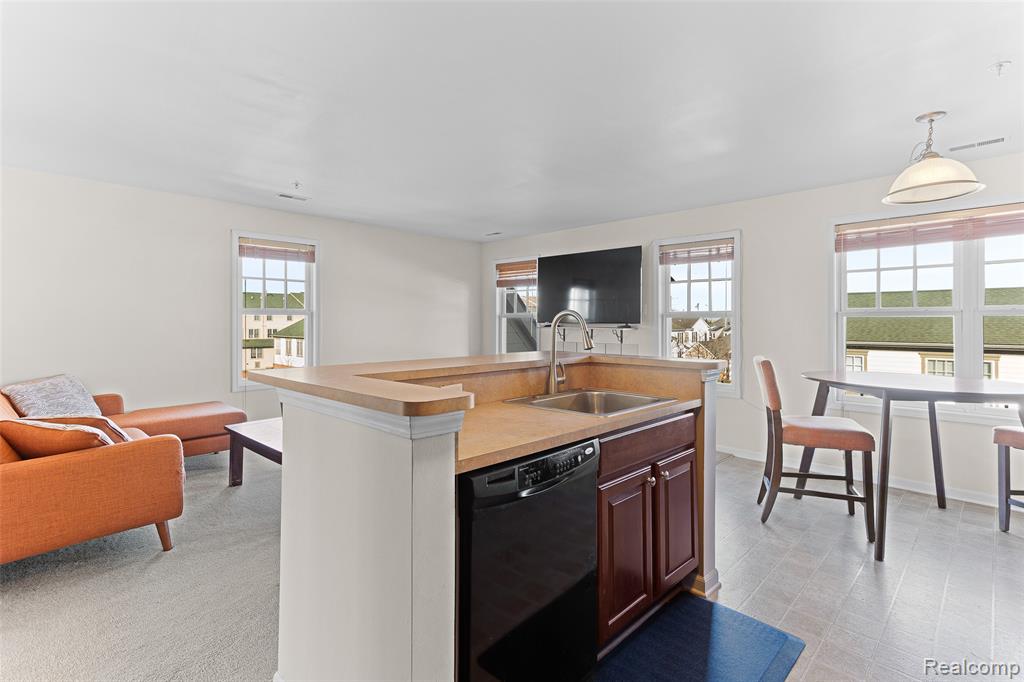 208 Amys Walk Property Photo 8
