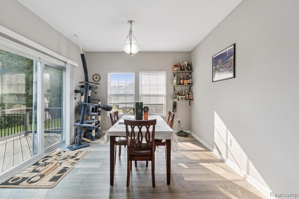 42811 Colonial Road Property Photo 9