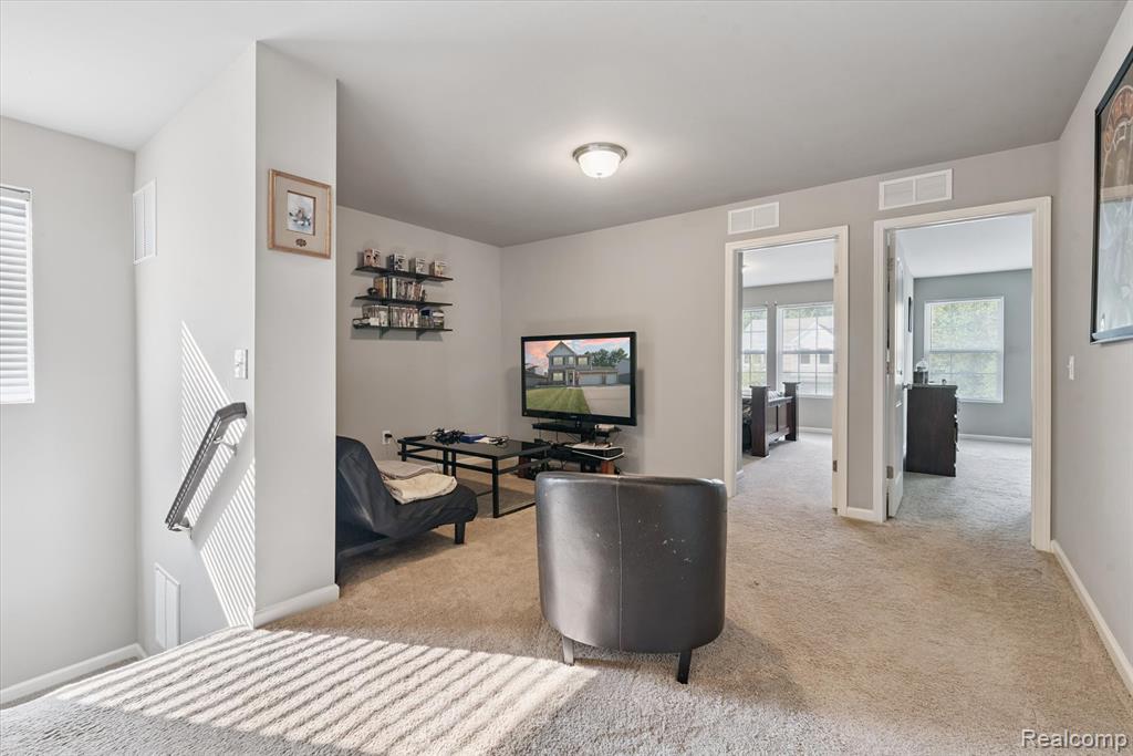 42811 Colonial Road Property Photo 11
