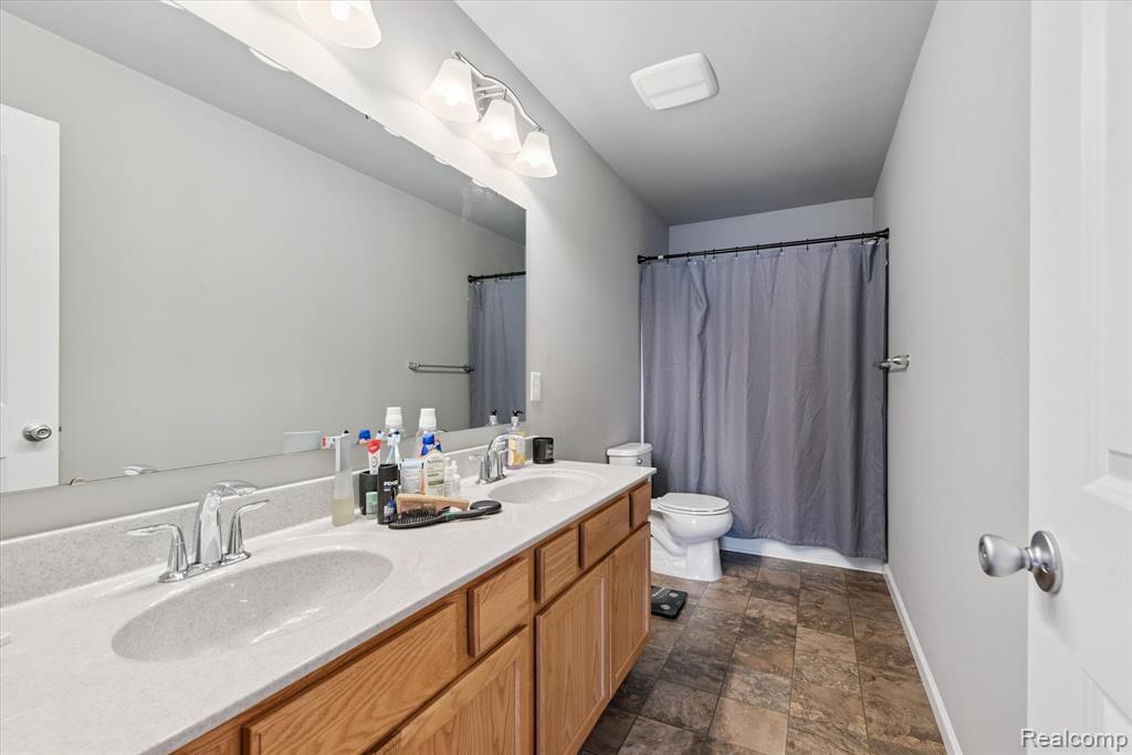 42811 Colonial Road Property Photo 13