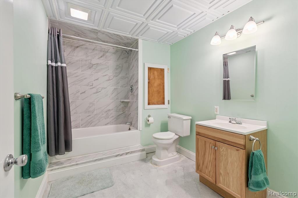 42811 Colonial Road Property Photo 23
