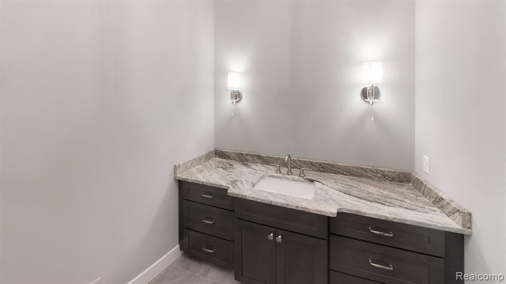 2515 Barberry Drive Property Photo 12