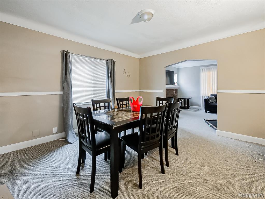 4826 Yorkshire Road Property Photo 4
