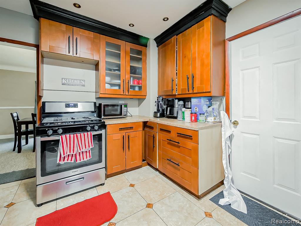 4826 Yorkshire Road Property Photo 7