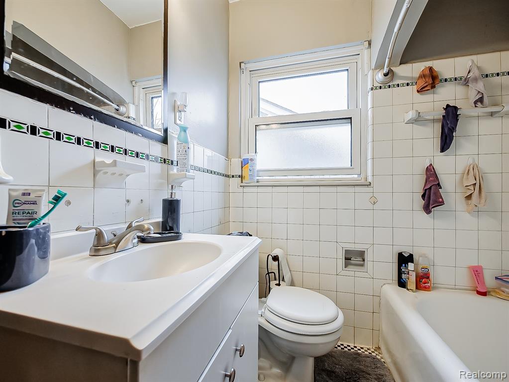4826 Yorkshire Road Property Photo 23