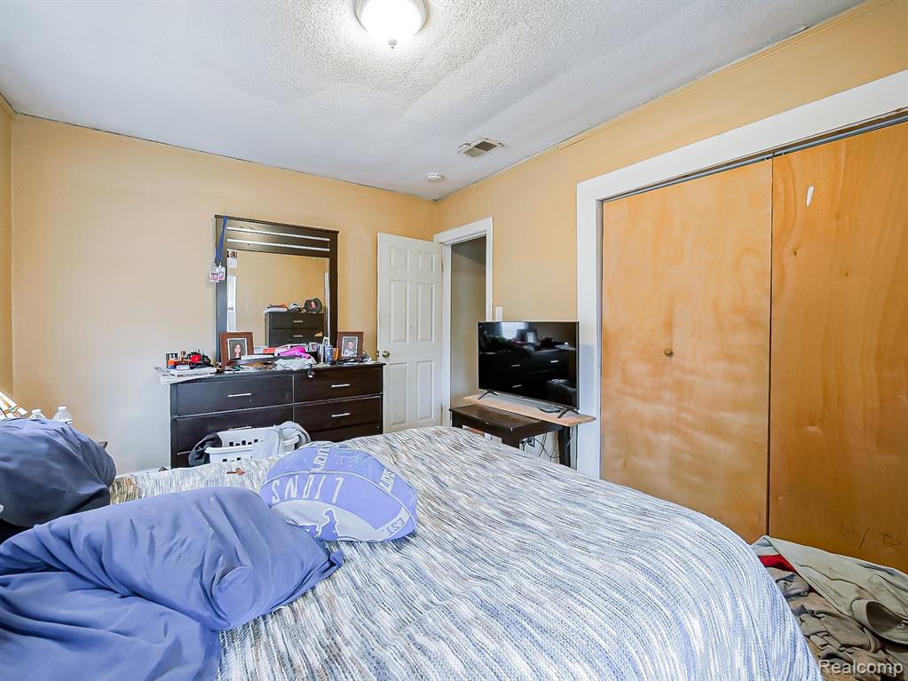 4826 Yorkshire Road Property Photo 26