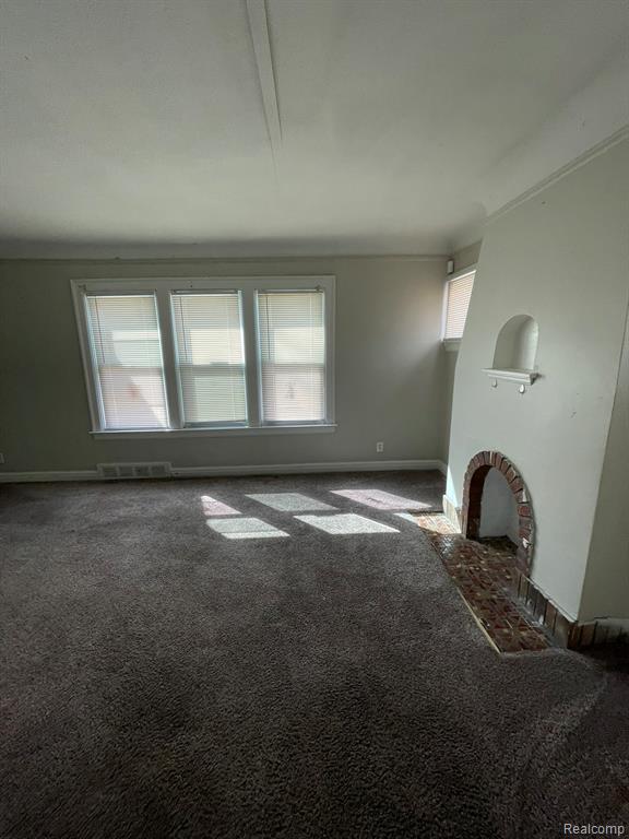 19156 Waltham Street Property Photo 3