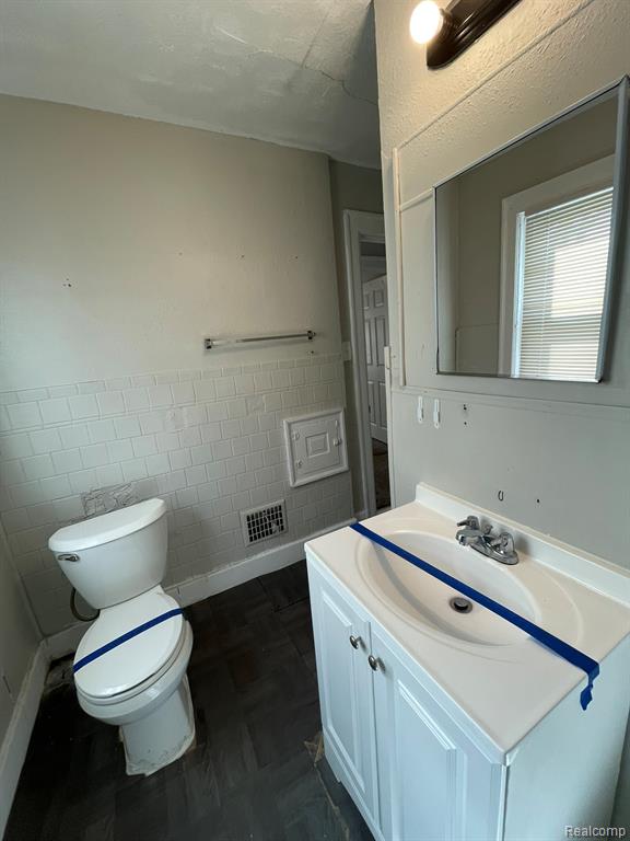 19156 Waltham Street Property Photo 17