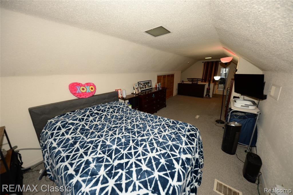 872 E Rowland Avenue Property Photo 8