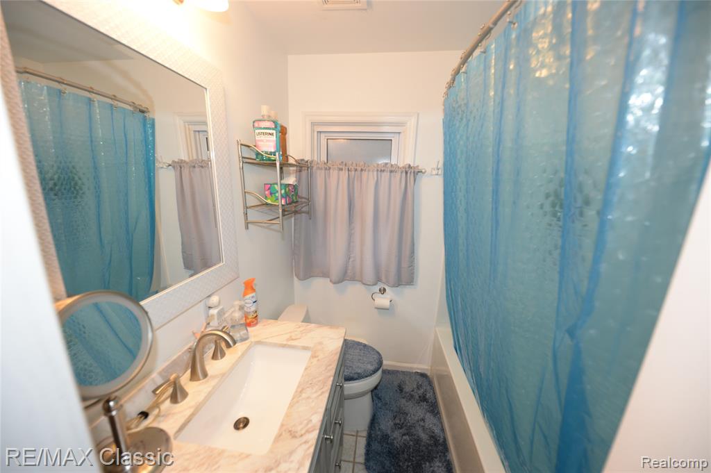 872 E Rowland Avenue Property Photo 11