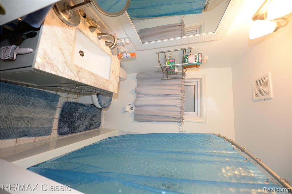 872 E Rowland Avenue Property Photo 12