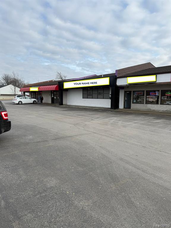 1561 W Maumee Street Property Photo 2