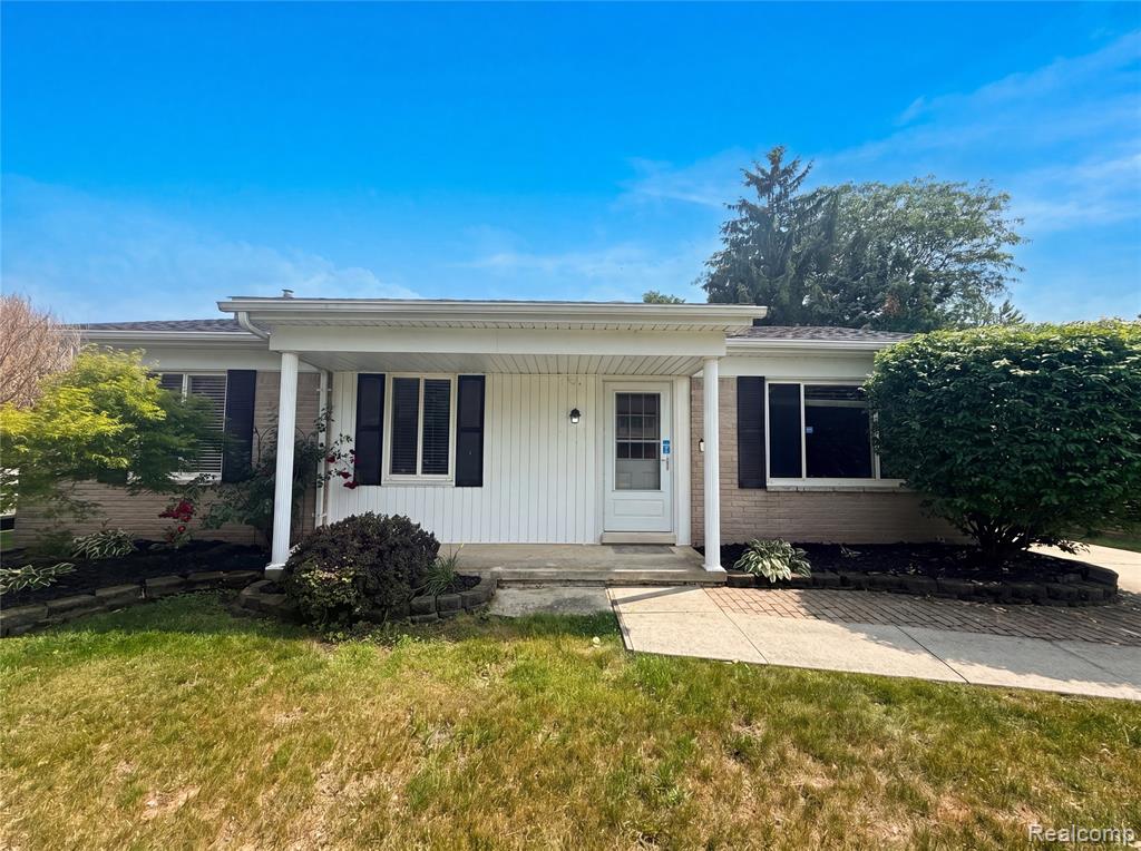 42195 Fairview Drive