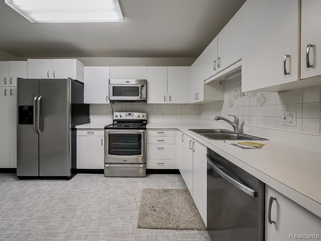 30414 Orchard Lake Road Property Photo 3